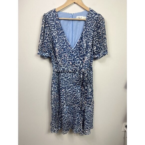 Eliza J Dresses & Skirts - Eliza J Womens Dress Size 8 Blue Faux Neck Puff Sleeve Leopard Print
